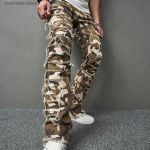 الجينز للرجال 2023 New Men High Street Hip Hop Camouflage جينز مستقيم الرجال الأنيقة Camo Camo plicked ثقوب رقعة سراويل جينز فضفاض T240205