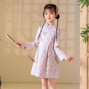 Abiti per ragazza Abito per bambini Cheongsam Autunno 2024 Principessa Dolcevita a maniche lunghe Hanfu Ricamo Modello di piume Abbigliamento per bambini