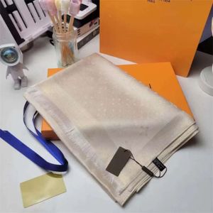 2024 Bomullsblandning Kvinnor Fashion Silkes Scarf Designers Scarves Top Quality Silk Color-Blocking Fringed Rdges Storlek 180cmx70cm med Box Supermsss