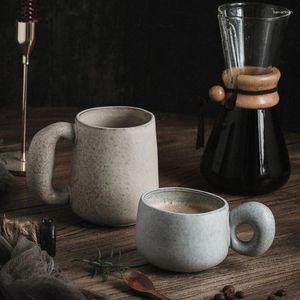 Tazze Designer Divertente tazza e piatto in ceramica Decorazioni per la casa vintage Caffè personalizzato Tè Acqua Tazze per latte Stoviglie da cucina Regali creativi