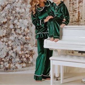 Aile Yeşil Kadife Kız Kıyafetleri İçin Noel Pijamaları 8 ila 12 yıl Eşleşen Bebek Çocukları Kadın Placow Grow Chidlrens Pijama 240130