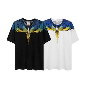 MB Camisetas Masculinas 24s Designer Marcelo MB Marca de Moda Manga Curta Mens e Mulheres Gradiente Azul e Amarelo Pena Impressa T-shirt Meia Manga T