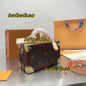 Borse da sera 2023 Nuove borse da donna Designer Mini Chiusura con fibbia magnetica Fiori antichi Lettere Borse a tracolla Valigia Retro Tronco Borsa di lusso Moda Versatile