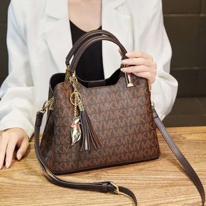 New Versatile Genuine Leather Women's Middle Aged Mom's Magnificent Handbag Crossbody Large Bag 2024 78% Off Store wholesale