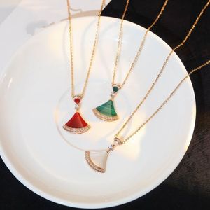 2024 women fashion cute lovely rose gold thin stainless steel chain high quality red white green diamonds crystal fan Pendant necklace