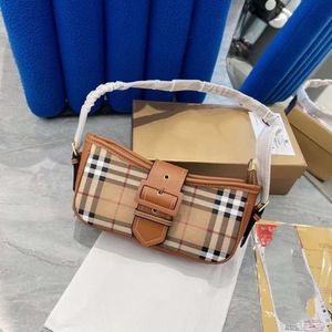 Autumn/Winter New Classic Underarm High End Square Buckle Plaid Pending Stick Single Shoulder Women's Bag 2024 78% rabatt på butik Partihandel