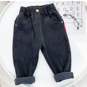 Pojkar kläder denim byxor avslappnad fast färg fleece termiska byxor överdimensionerade småbarn barn vinterbyxor 36m baby pojke bomullsjeans 240123