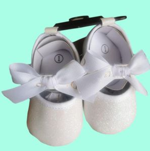 첫 워커 베이비 슈즈 첫 단계 스프링 소프트 밑창 면화 패션 아기 여자 신발 버터 플라이 나트 첫 유일한 아이 신발 04722612