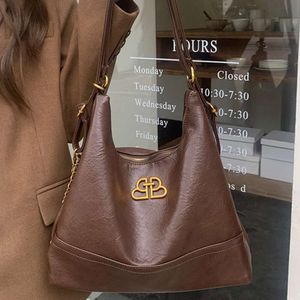 Maillard Medieval Tote Women's Bag New Academy Small Chain ryggsäck 2024 78% rabatt på butiks grossist