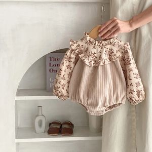 Ins Autumn Baby Girls Rompers Floral Corduroy Spliced ​​Lace Broder Långärmad spädbarn Girls Born Girls Outfits 240118