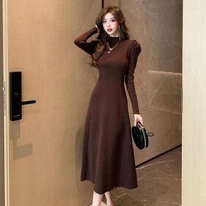 Casual Kleider Herbst Winter 2024 Dünne Lange Hülse Party Midi Kleid Für Frauen Gestrickte Halb Hohe Kragen Elegante Pullover Damen