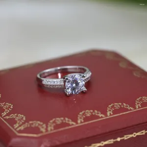 Band Rings Luxury Mosang Stone Kapalı Yüzük Kadınlar için S925 STERLING Silver Prenses Fang Alien Basit ve Eşsiz Kız Arkadaş Doğum Günü Hediyesi