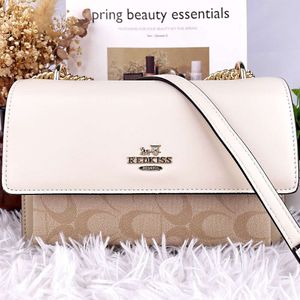 Hong Kong Light Luxury High End Presbyopia Organ Ny trendig och kapabel Kleare -kedja Small Square Crossbody Bag 2024 78% rabatt på butik grossist