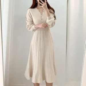 Casual Dresses 2024 Autumn Winter Woman Long Sleeve Slim Pleated Sweater Vintage Knitted Elegant Midi Dress Vestodos