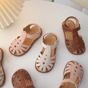 Unishuni Girls Half Sandal Kids Genuine Leather Shoes Children's Hollow Out Spring Summer Shoe Heart Design Retro Princess Flats 240127