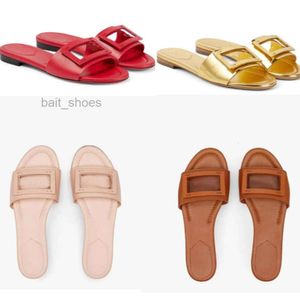 Baguette Designer Sandals Shoes Wide-band Slides Flats gold Calfskin Leather Outdoor Women flats Slippers outdoor beach slip on Comfort Walking