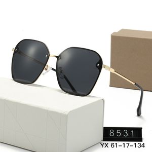 Große, stilvolle Sonnenbrille mit Sonnenblende für Damen, Designer-Damen, Designer für Herren, klassische Marken-Brillenfassung, Designer-Sonnenbrille für Damen mit Box, Glaslinsen 8531