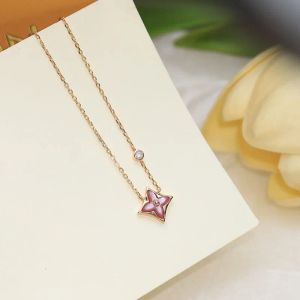 2024designer Love Pendant Necklace Women Chains Necklaces Gold Natural Dazzling Jewelry Lady Shellfish Jewerly