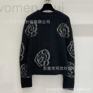 حياكة النساء المصمم Xiaoxiangfeng Round Neck Sweater Sequin Flower Flower Teplover Top ، Socialite Style 2023 New Product XATW