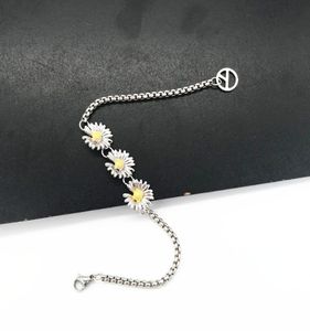 Kpop Gdragon Three Daisy Design Bracelets 여성 보석 Peaceminusone Unisex 액세서리 WJ376267870