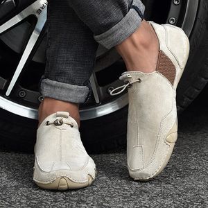 Slip på utomhus casual loafers lätta lägenheter hösten äkta läderskor bekväm fast färg män sneakers