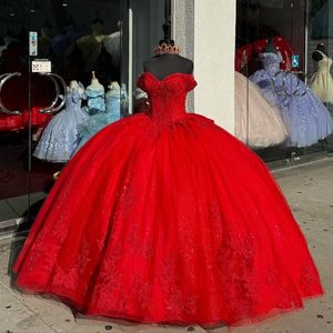 Sparkly Red Dress Off the Shoulder Sweetheart Neck Applique spetspärlor Tull Princess Prom Party Gowns Vestidos de 15 Quinceanera