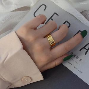 Cluster Rings Titanium med 18 K Gold Wave Band Ring Women Stainess Steel Jewlery Designer T Show Club Party Rare Elegance Japan Korean