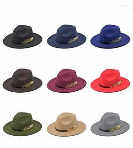 Berets 2024 Högkvalitativ vintage klassiker Felt jazz fedora hatt stor brimta cloche cowboy panama för kvinnor män bowler fedoras