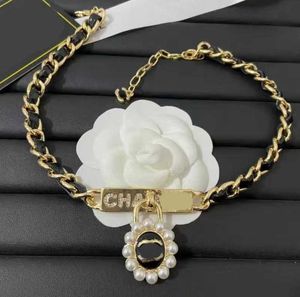 Colar de designer de luxo choke chain couro pérola colar pingente moda feminina presente de casamento jóias colar acessórios