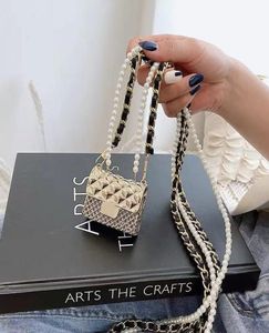 Projektantka Naszyjnik Kobiety Metalowe puste słuchawki Bages Bages Pearl Chain Diamond Crossbody Torby wisząca dekoracja szyi SmallB1700643