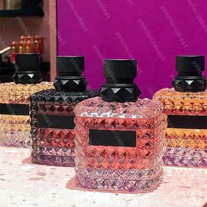 عالي الجودة ولدت في عطر روما 100ML العطور المكثفة تفوت دونا الطويل الأمد رذاذ كولونيا شحن مجاني