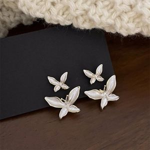 Orecchini a bottone 2024 Arrivo coreano Alta qualità Dolce Premium Design di nicchia Piccola farfalla per ragazze Regalo Matrimoni Gioielli.