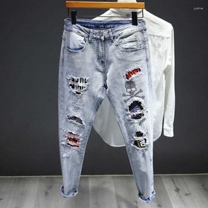 Pantaloni jeans da uomo Pantaloni da cowboy maschili rotti Grafica per uomo con fori di stampa Strappati strappati Goth Designer Cotone Kpop Lusso originale