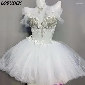 Sahne Giyim Gümüş Rhinestones Bra Tutu etek kıyafeti kadın bar parti kostümü Noel Rave Club DJ Singer Dans Performansı Gece Kulübü