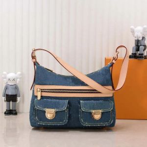 Vintage kadın kot crossbody omuz tote çanta üst kaliteli deri mektup baskılı çanta tote sırt çantası moda gündelik çanta torbası küçük D