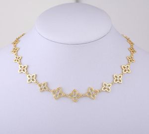 Chokers OYB Korean Style Fourleaf Clover Necklace Threepiece Set Female Golden Collars clover Short Jewelry5934644