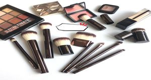 Hourglass Vanish Seamless Metal Makeup Brush Luxury Powder 1 Brush 2 Foundation Blush 4 5 Concealer 11 Eyliner Eyeshadow1573078