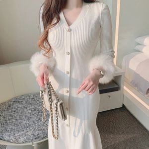 WDMSNA French V-ringning Slim Sweater Dress Women Long Sleeve Sticked Fishtail Dresses Autumn Solid Color Single Breasted Vestidos 240124