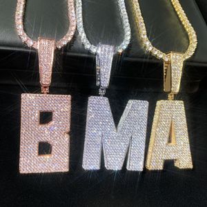 Nuova collana con pendente a forma di lettera cubica A-Z placcata in oro alla moda placcata in oro per uomo donna Fashion Bar DJ gioielli hip-hop
