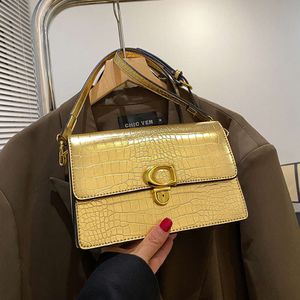 バッグ新しい高度なワニのパターンワンショルダークロスボディハンドヘルド女性のシンプルで多用途の小さな正方形のバッグ2024 78％オフストア卸売