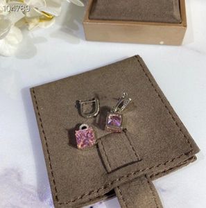 Luxury Classic Designer S925 Sterling Silver Pink Big Square Crystal Charm Hook Drop örhängen för kvinnor smycken5946811