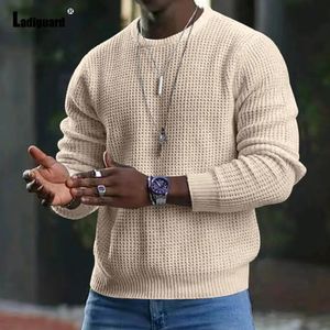 Ladiguard Winter Sticking Sweater Mens Casual Spiral Sweaters White Black Knit Pullover Man Clothing Plus Size S-3XL 240125