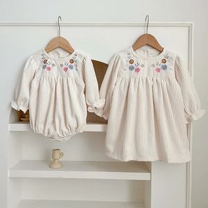 Bordado bebê meninas roupas de mangas compridas criança macacão princesa menina vestido primavera outono família combinando irmã roupas 240122