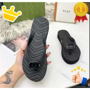 Senhoras Designer 2022 Flip Fashion Flops Simples Chinelos Juvenis Mocassim Sapatos Adequados para Primavera Verão e Outono Hotéis Praias Outros Lugares 35-42