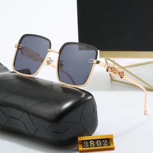 Fashion Designer Sunglasses For Man Women Rectangle Sunglasses Unisex Designer Goggle Beach Luxury Alloy Sun Glasses Retro Frame Luxury Design with Box