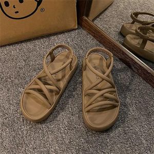 Sandaler utan klackar runt foten utomhus kvinna dusch sandal skor barfota tofflor sneakers sport droppe teni högt märke