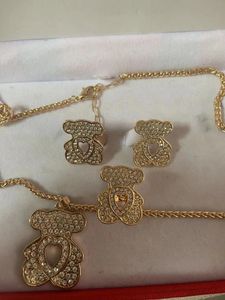 Orecchini alla moda alla moda europea e americana Anello Collana 3 pezzi Set di gioielli da donna 240202