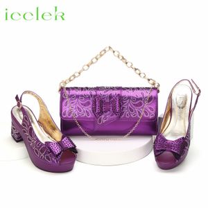 Przyjazd fioletowe buty kolorowe pasujące torby Zestaw motyla dla Nigerian Women Wedding Party Pump 240130
