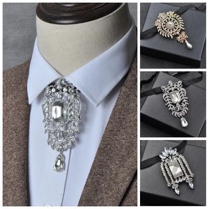 Homens de luxo Bowtie Cowboy Colar Bolo Gravatas Mulheres Elastic Band Strap Liga Chic Bow Tie Bling Cristal Strass Uniforme Gravata 240122