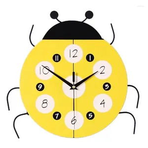 壁の時計幼児時計2024漫画スタイルインストールが簡単な数字絶対的なミュート装飾ウッディー